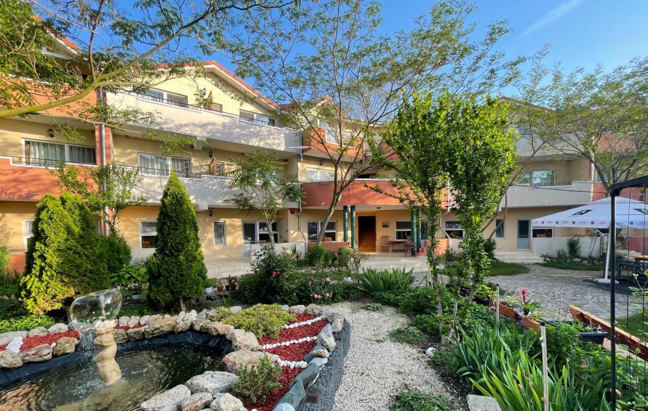 Vamabel House Bed & Breakfast Vama Veche Exterior foto