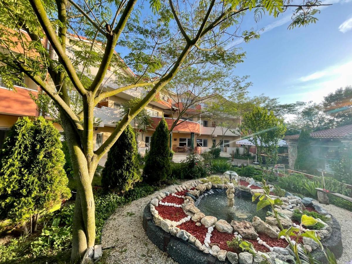 Vamabel House Bed & Breakfast Vama Veche Exterior foto